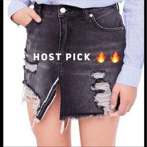 💙NWT FREE PEOPLE DISTRESSED MINI💙